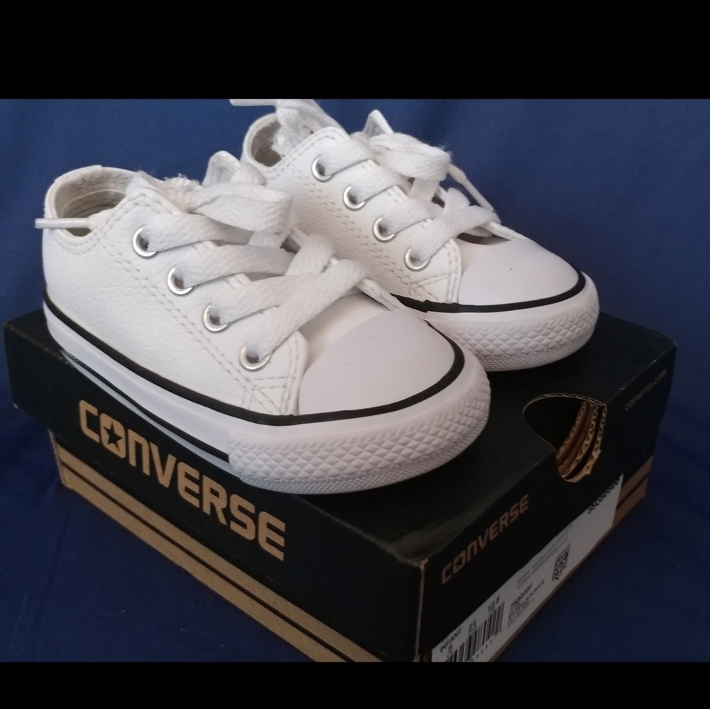 White leather toddler boys converse size 5 low top